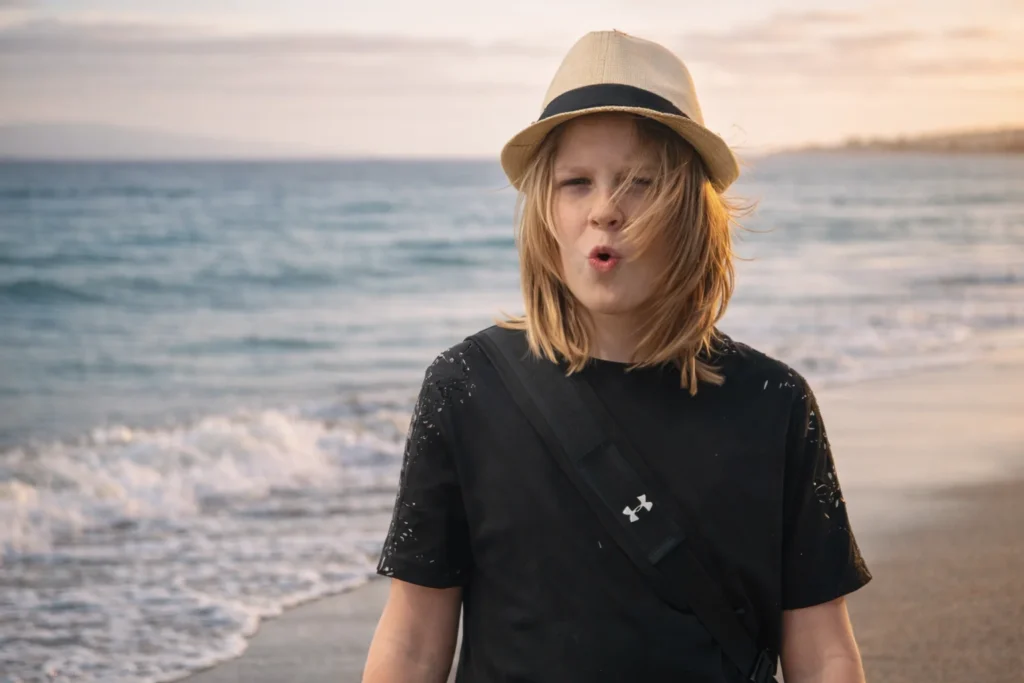 Isac Hallberg Faktencheck 2026: Alter, Eltern, Biografie & Wahrheit über Rebecca Fergusons Sohn isac hallberg